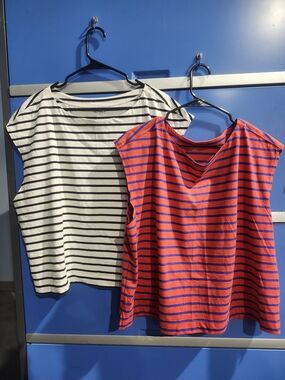 Old Navy White & Navy Striped Tee 2X